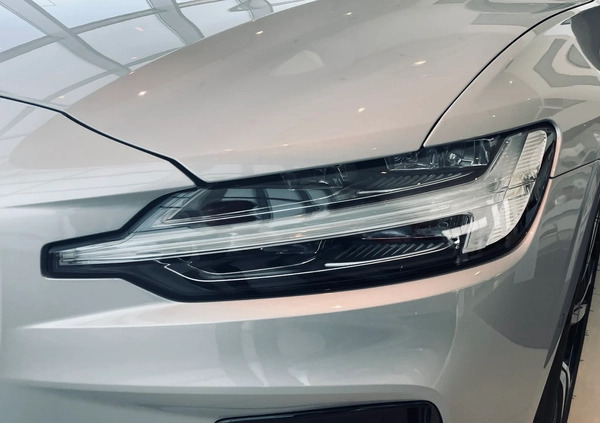 Volvo S60 cena 219900 przebieg: 2, rok produkcji 2023 z Alwernia małe 37
